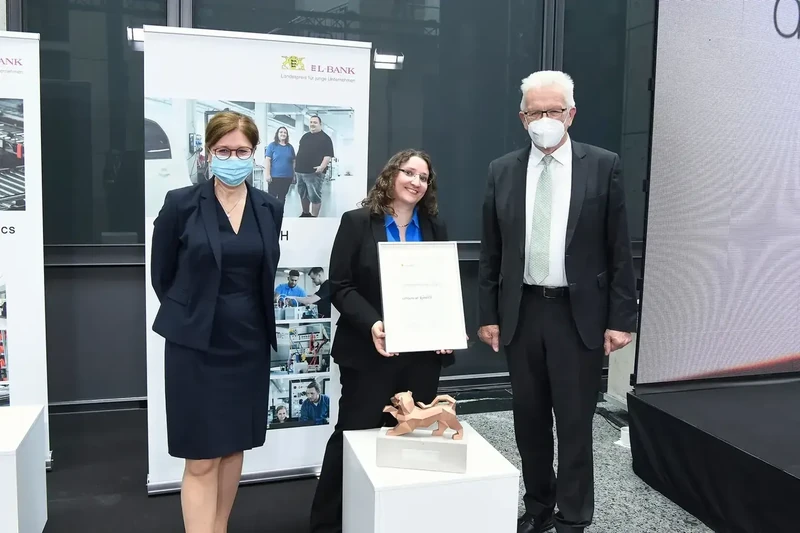 Anita Athanasas receiving first place in the 2020 Baden-Württemberg state award for young companies