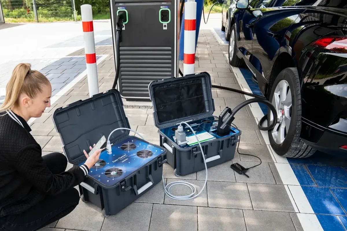 Easy Chester Ultimate connected between an electric vehicle and charging station during service work