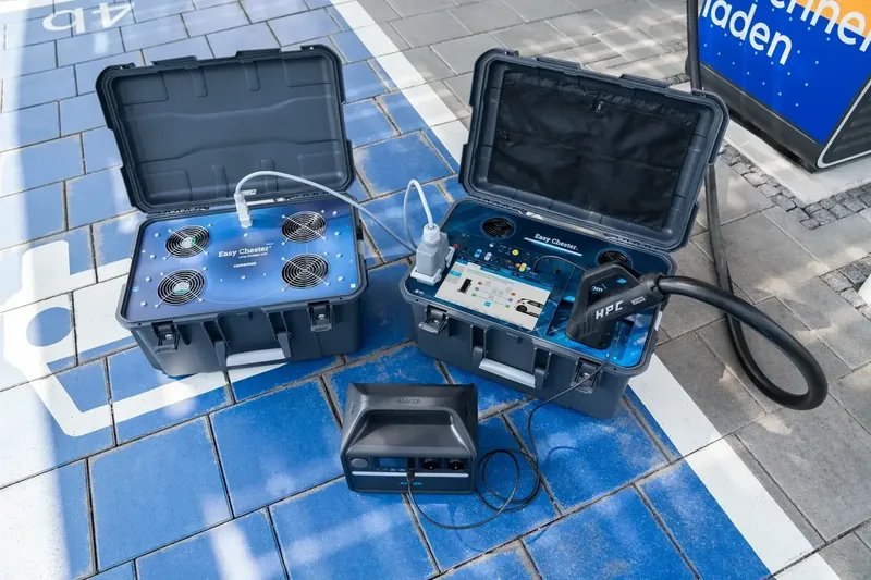 Easy Chester Ultimate field system with charging station and service accessories